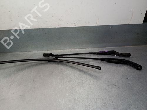 Used Front windshield wiper arm OPEL ASTRA K Sports Tourer (B16) 1.2 Turbo (35) (145 hp) 26017366
