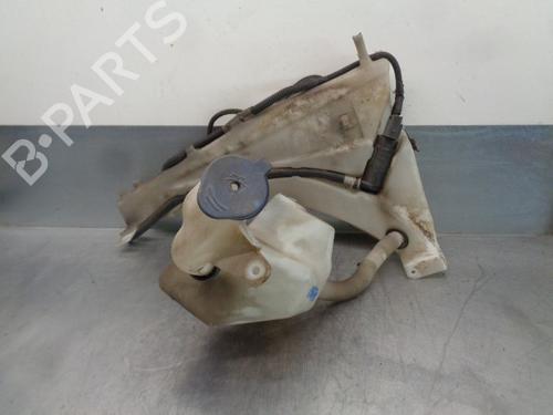 Windscreen washer tank VOLVO V50 (545) D5 30657122 | 30657121