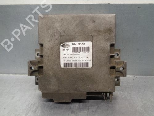 Used Engine control unit (ECU) FIAT PUNTO (176_) 75 1.2 (73 hp) 17497562
