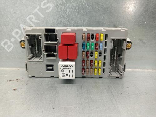 Caixa de fusíveis LANCIA DELTA III (844_) 1.6 D Multijet (844.AXC11, 844.AXC1A) (120 hp) 31644626