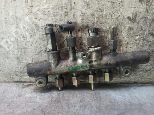 Used Injection rail Injection rail 8228576 8228576