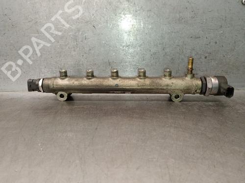 Used Injection rail Injection rail 32411743 32411743