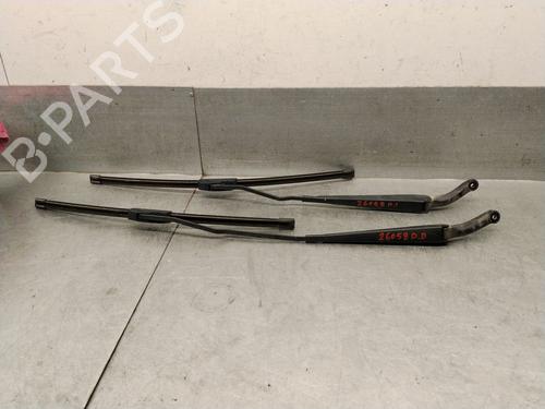 Used Front windshield wiper arm Front windshield wiper arm 38472336 38472336