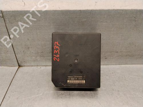 Used Fuse box Fuse box RENAULT MEGANE III Hatchback (BZ0/1_, B3_) 1.6 16V (BZ1B, BZ1H) (110 hp) 38752622 38752622