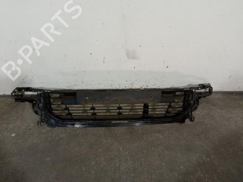 Used Grille RENAULT CLIO IV (BH_) 0.9 TCe 90 LPG (90 hp) 27706721