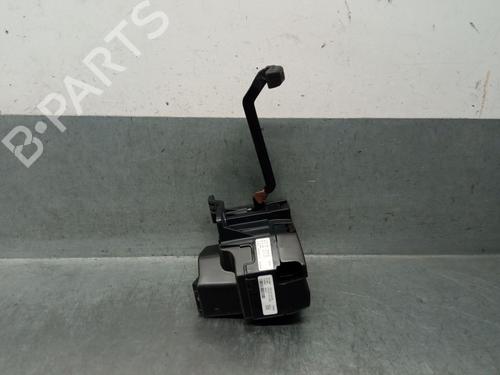 Sikringsdåse HYUNDAI IONIQ (AE) 1.6 GDI Hybrid (105 hp) 30122045