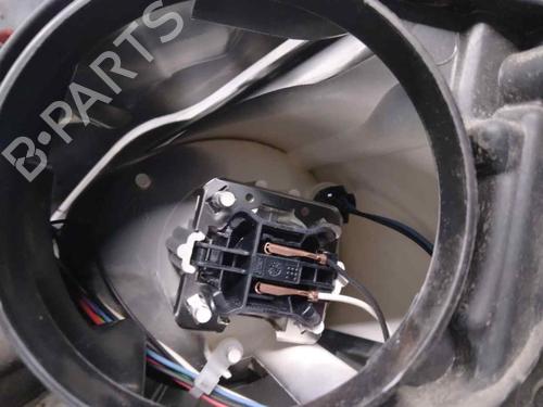 Right headlight PEUGEOT 5008 (0U_, 0E_) 2.0 HDi 150 / BlueHDi 150 | BP18030824C29 