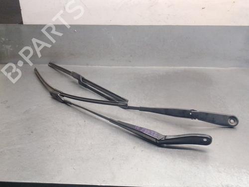 Used Front windshield wiper arm VOLVO V60 I (155) D3 / D4 (163 hp) 23422357