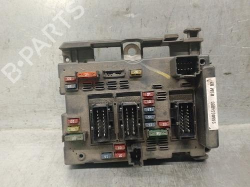 Used Fuse box Fuse box PEUGEOT 406 (8B) 1.8 16V (116 hp) 40499788 40499788