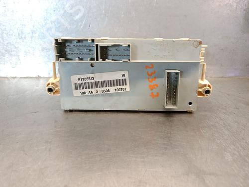 Fuse box FIAT BRAVO II (198_) 1.9 D Multijet (198AXC1B) | BP28142263E1