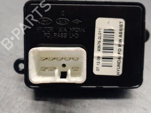 Right front window switch HYUNDAI i30 (FD) 1.6 CRDi | BP29709981I26 