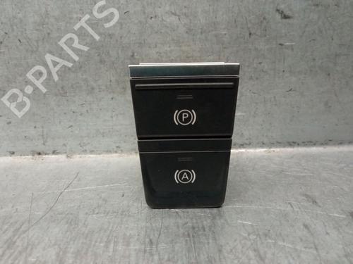 BP30183113I18 main image