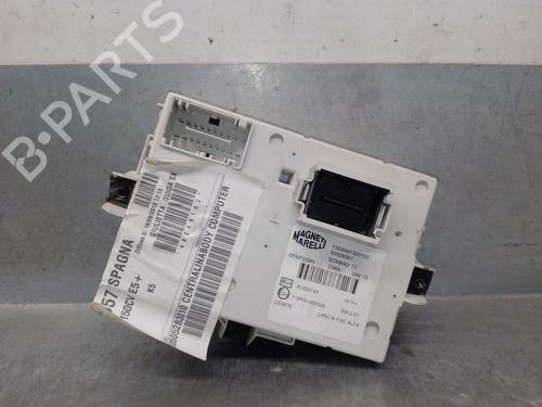 Used Fuse box Fuse box 36353527 36353527