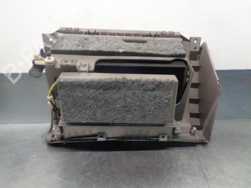 Glove box MITSUBISHI GRANDIS (NA_W) 2.4 MIVEC (NA4W) | BP10144653C95 