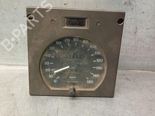 Used Instrument cluster IVECO DAILY II Van 35-10 (15034111, 15034204, 15034211, 15034215, 15034217,... (103 hp) 30748369