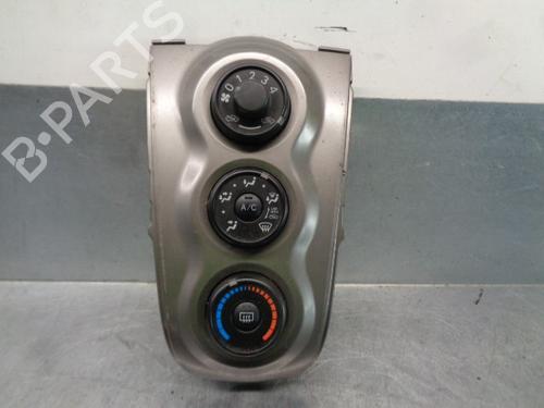 Used Climate control TOYOTA YARIS (_P9_) 1.0 VVT-i (KSP90_, KSP90R) (69 hp) 9962324