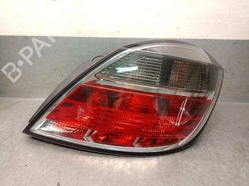 Used Right taillight OPEL ASTRA H (A04) 1.7 CDTI (L48) (100 hp) 32146527