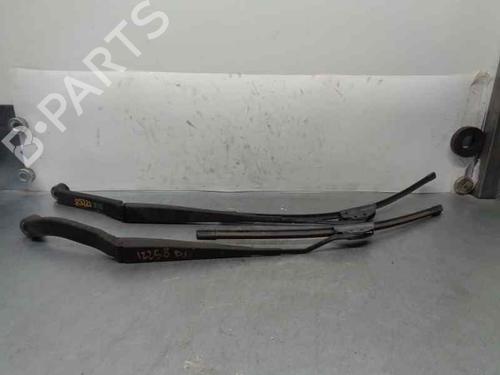Used Front windshield wiper arm MITSUBISHI GRANDIS (NA_W) [2003-2011]  6940154