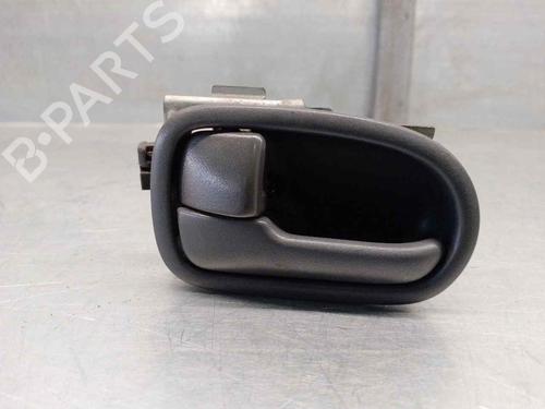 Venstre bak invendig håndtak MAZDA 323 P V (BA) 1.5 16V (88 hp) 15256921