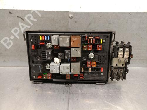 Used Fuse box Fuse box 39588974 39588974