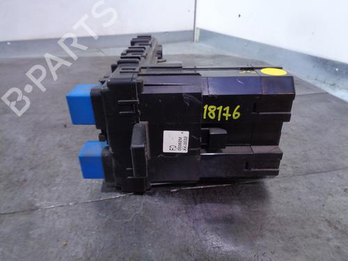 Fuse box HYUNDAI TRAJET (FO) 2.0 | BP13698201E1 