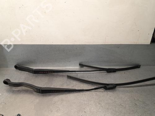 Used Front windshield wiper arm Front windshield wiper arm 36996631 36996631