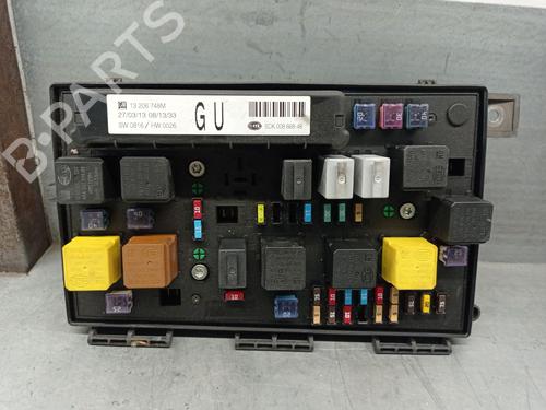 Used Fuse box OPEL ZAFIRA / ZAFIRA FAMILY B (A05) 1.7 CDTI (M75) (125 hp) 30589716