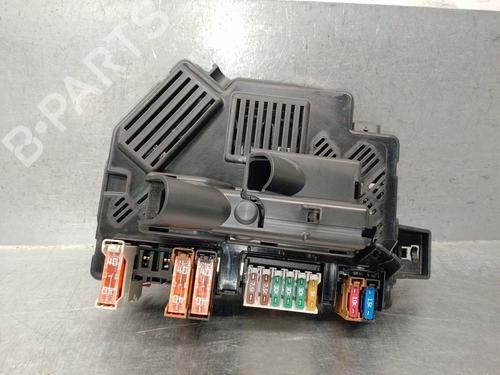 Used Fuse box Fuse box 36887120 36887120