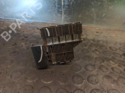 Used Fuse box RENAULT KOLEOS I (HY_) 2.0 dCi 4x4 (HY0K) (150 hp) 6057526