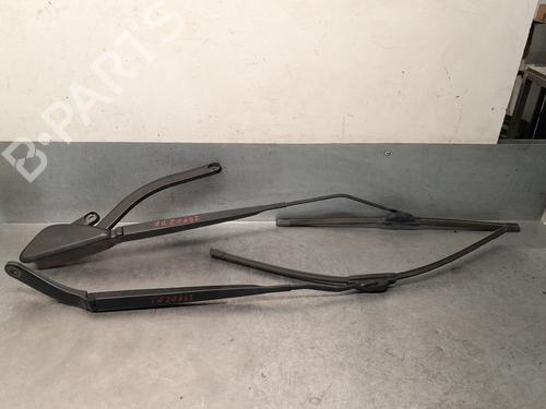 Used Front windshield wiper arm Front windshield wiper arm 37080470 37080470