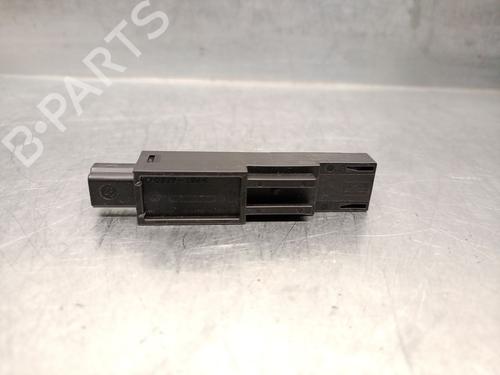 Used Antenna/Base TOYOTA YARIS (_P21_, _PA1_, _PH1_) 1.5 Hybrid (MXPH10, MXPH11) (116 hp) 24847073