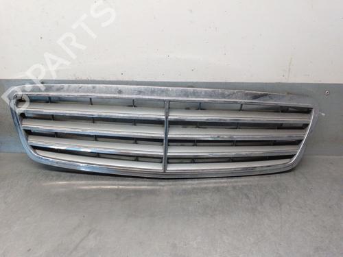 grille-mercedes-benz-c-class-w203-2000-2001-2002-2003-2004-2005-2006-2007-33182434 main image