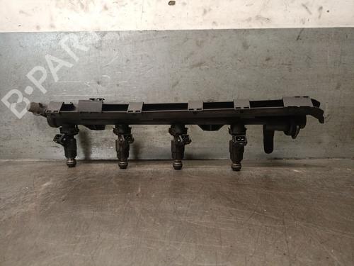 Used Injection rail VW POLO III (6N1) 60 1.4 (60 hp) 25792491