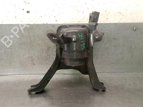 Used Engine mount Engine mount TOYOTA COROLLA Saloon (_E21_) 1.8 VVTi Hybrid (ZWE211, MZEA12) (98 hp) 34186870 34186870