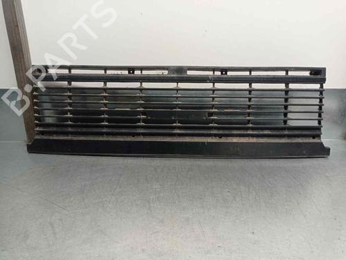 Used Grille TOYOTA HIACE IV Bus (_H1_) 2.4 D 4WD (LH51_, LH61_, LH66_, LH71_, LH51R, LH61R,... (75 hp) 11359796