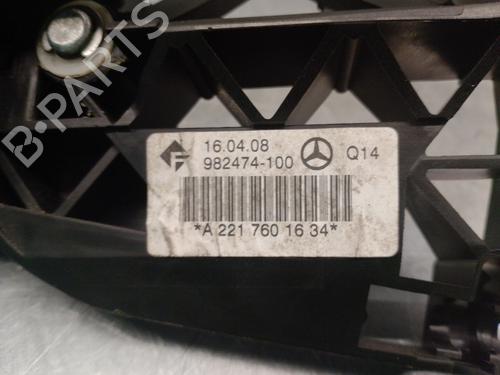 Rear right exterior door handle MERCEDES-BENZ S-CLASS (W221, V221) S 320 CDI 4-matic (221.080, 221.180) | BP18009344C130 