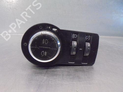 Used Headlight switch CHEVROLET CRUZE (J300) 2.0 CDI (125 hp) 15070230
