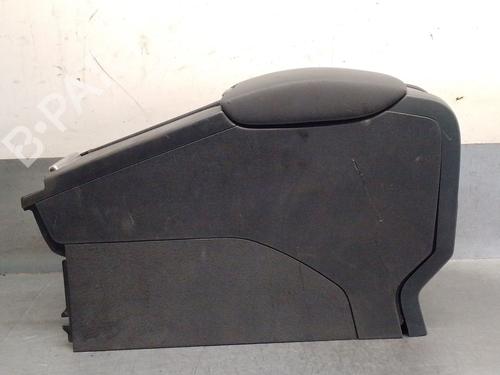 Used Armrest / Center console VOLVO V60 I (155) D3 / D4 (163 hp) 23422590