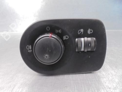 Used Headlight switch SEAT LEON (1P1) 1.6 (102 hp) 16359352