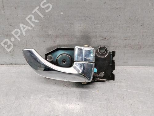 Używane Klamka wewnętrzna drzwi przednich prawych Klamka wewnętrzna drzwi przednich prawych HYUNDAI SANTA FÉ I (SM) 2.0 CRDi 4x4 (113 hp) 37183954 37183954