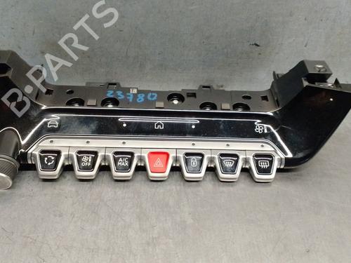 Used Climate control PEUGEOT 2008 II (UD_, US_, UY_, UJ_, UR_, UC_) 1.2 PureTech 100 (USHNK) (101 hp) 29596465