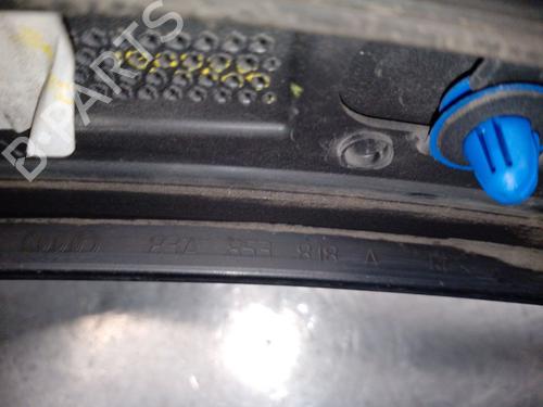 Listwa nadkola tylnego prawego AUDI Q3 (F3B) 35 TDI | BP30007127C137 