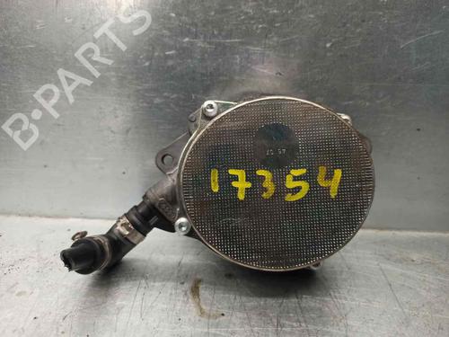 Used Vacuum pump AUDI A8 D3 (4E2, 4E8) 4.2 quattro (335 hp) 12115678