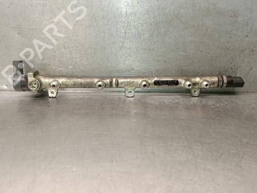 Used Injection rail Injection rail 39611828 39611828