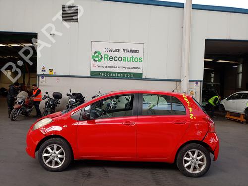 Brugte TOYOTA YARIS (_P9_)  1.3 VVT-i (SCP90_, SCP90R)  4568039