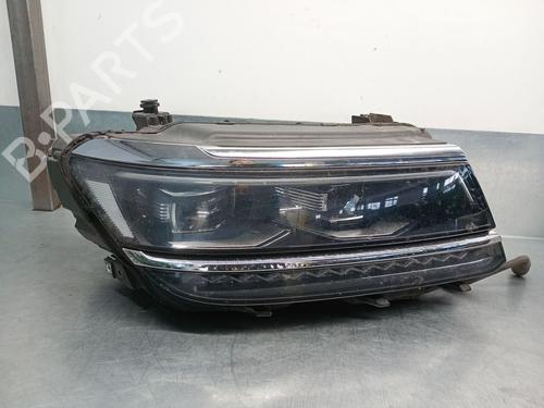Used Right headlight VW TIGUAN (5N_) 2.0 TDI (150 hp) 29457392