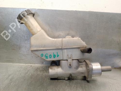 Used Brake master cylinder RENAULT CLIO III (BR0/1, CR0/1) 1.2 16V (BR02, BR0J, BR11, CR02, CR0J, CR11) (75 hp) 15797202