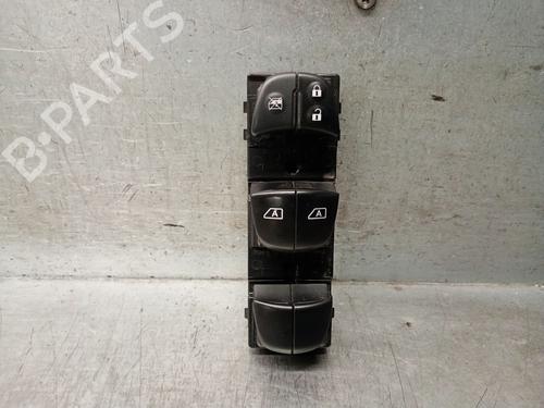Used Left front window switch NISSAN JUKE (F16_) DIG-T 117 (117 hp) 28602569