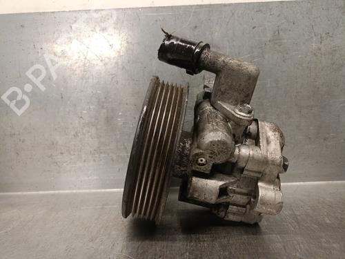 Used Steering pump KIA CERATO I Saloon (LD) 2.0 CRDi (112 hp) 28103746