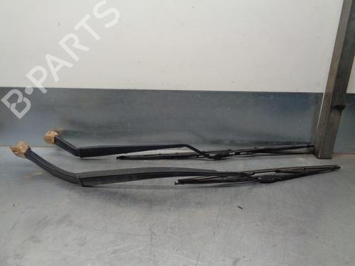 Used Front windshield wiper arm NISSAN X-TRAIL II (T31) 2.0 dCi 4x4 (150 hp) 8640332